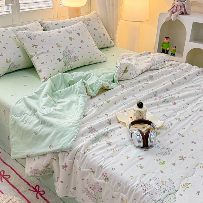 91家纺网 家纺一手货源 找家纺 洺兰家居 2025新款A类全棉印花麻绳款夏被四件套 月兔