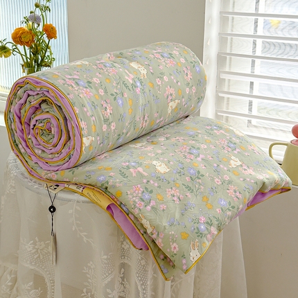 91家纺网 家纺一手货源 找家纺 星巴k家纺 2025新款A类水洗双层纱大豆纤维夏被夏凉被空调被 花园兔