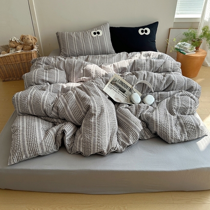 91家纺网 家纺一手货源 找家纺 顾里家纺 2025新款大眼混搭色织水洗棉毛巾绣套件 黑灰格