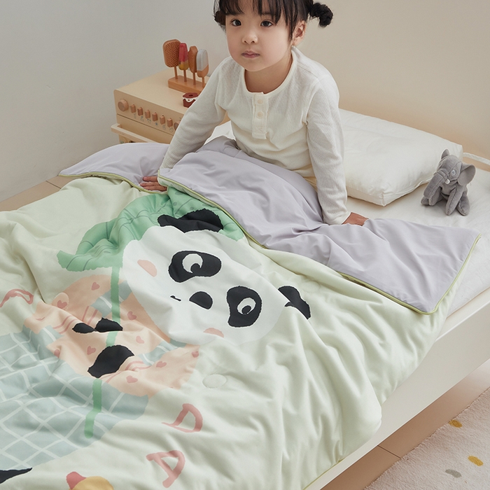 91家纺网 家纺一手货源 找家纺 荷马之梦 2025新款大版针织棉凉感丝AB版大豆儿童夏被 荷叶熊猫