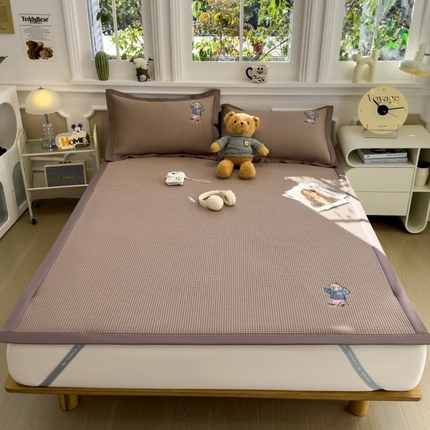 孩子王家纺 2025新款冰豆豆华夫格绣花床单床笠-练练熊系列 时尚咖