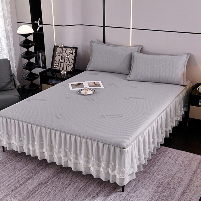 91家纺网 家纺一手货源 找家纺 梵克保罗 2025新款7A抗菌母婴级纯乙纶PE刺绣凉感丝豆豆席 床裙款 床裙款 字母爱心-灰