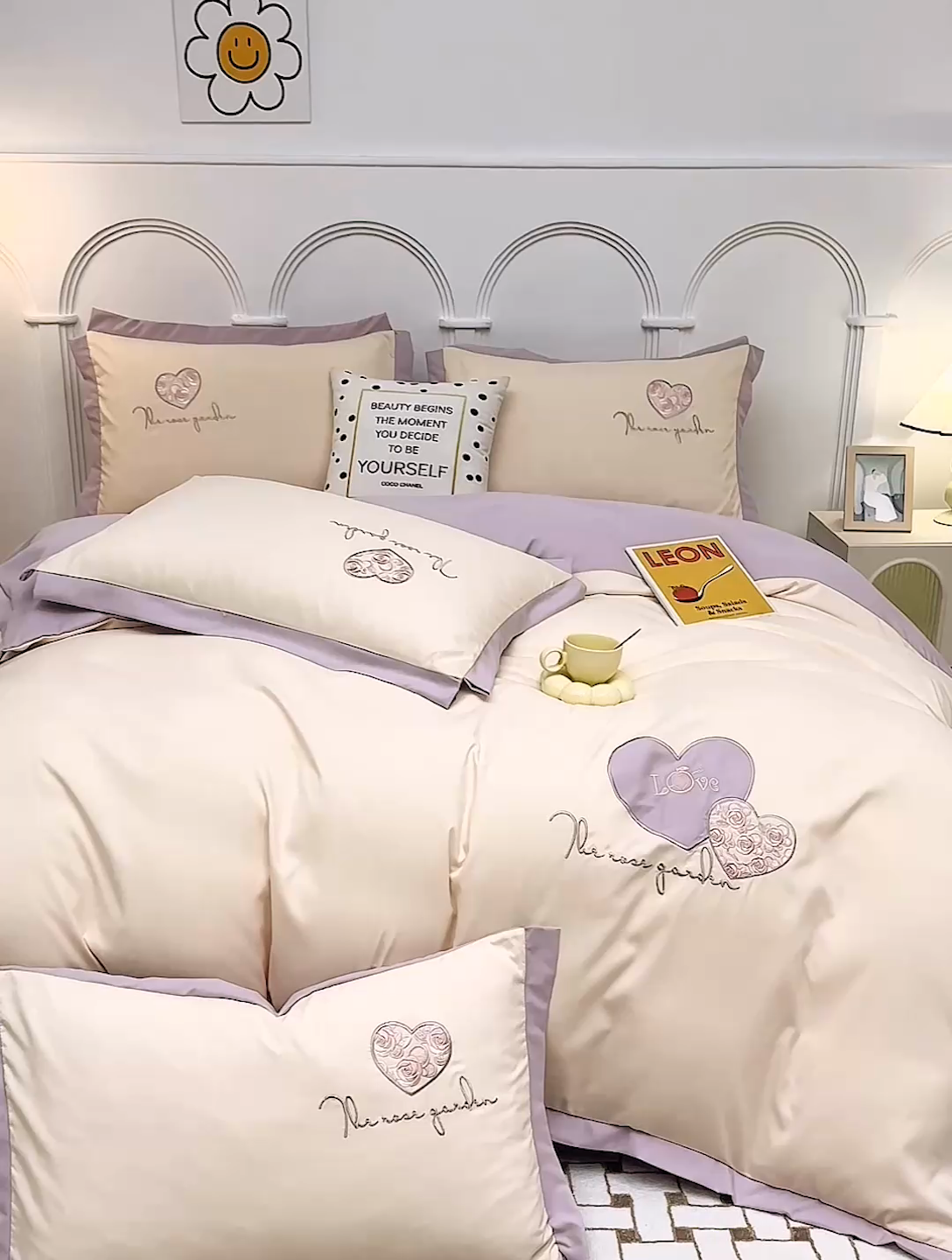 91家纺网 家纺一手货源 找家纺 卡迪亚家纺 2025新款加厚柔肤棉贴布绣宽边双拼刺绣四件套-满心花园 满心花园-梦幻紫