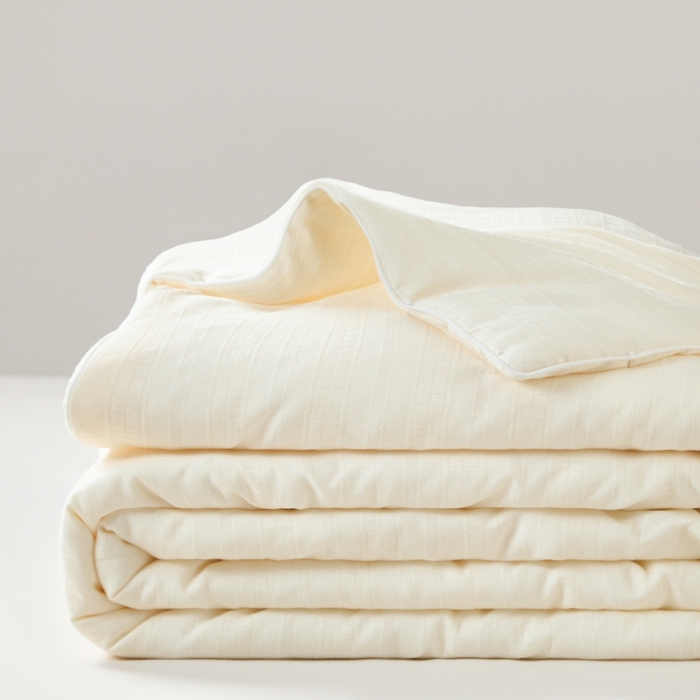 91家纺网 家纺一手货源 找家纺 欧邦 2025新款A类提花昆仑棉双层纱夏被空调被 米白