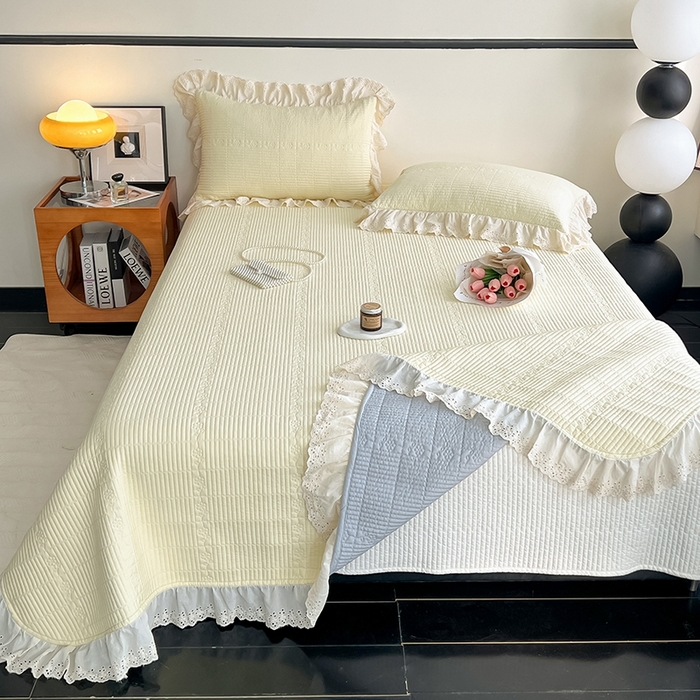 91家纺网 家纺一手货源 找家纺 沐纯家居 2025新款棉小乐花边床盖三件套 米黄