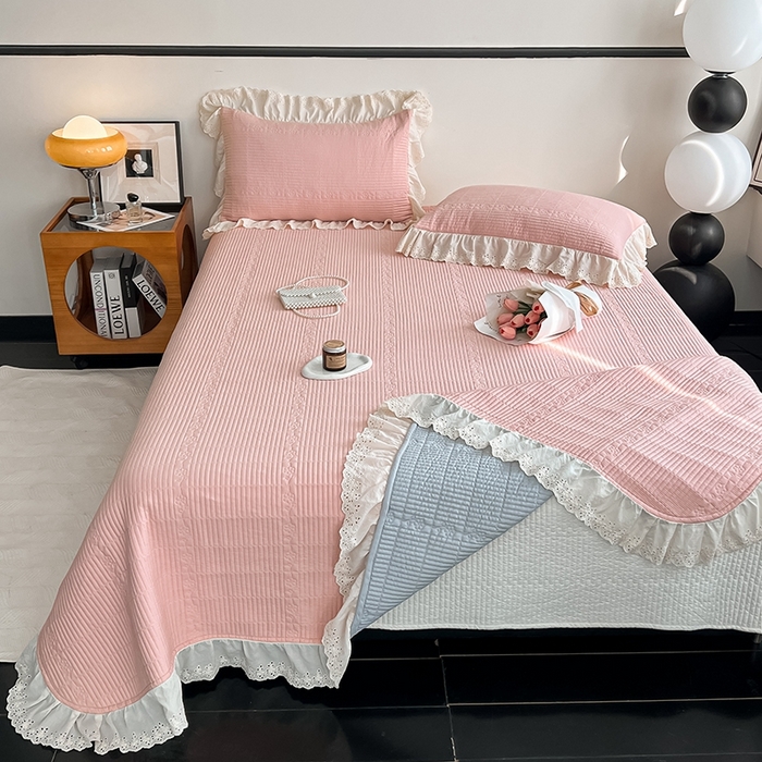 91家纺网 家纺一手货源 找家纺 沐纯家居 2025新款棉小乐花边床盖三件套 藕粉