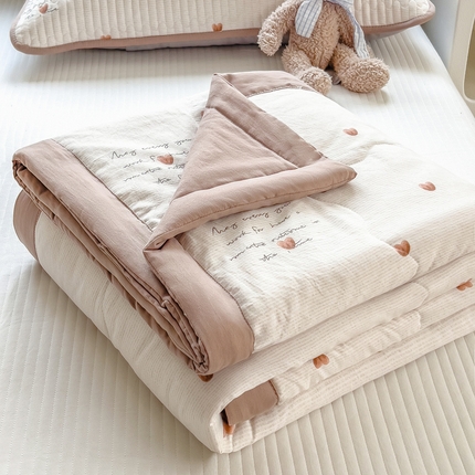 91家纺网 家纺一手货源 找家纺 （总）慕木 2025春夏新款双层纱针织棉夏被夏凉被空调被