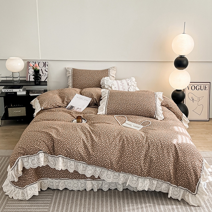 91家纺网 家纺一手货源 找家纺 沐纯家居 2025新款法式小碎花床盖四件套 玫咖