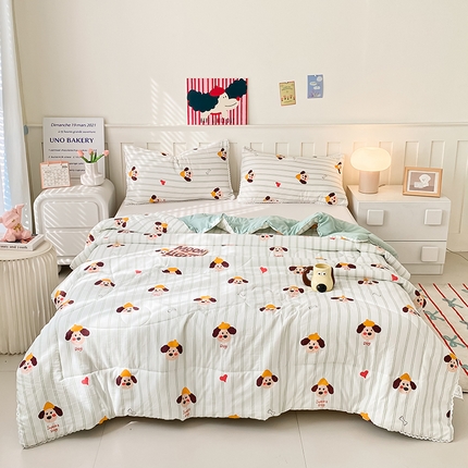 91家纺网 家纺一手货源 找家纺 佰亿莱  2025春夏新款水洗棉羽丝绒小花边夏被夏凉被空调被 念旧小狗