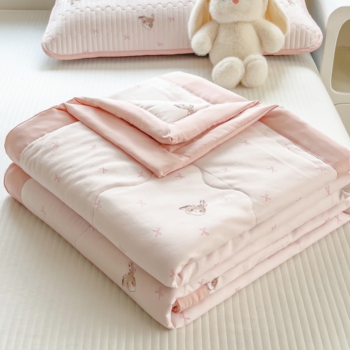 91家纺网 家纺一手货源 找家纺 慕木 2025春夏新款双层纱针织棉夏被夏凉被空调被 萌萌兔