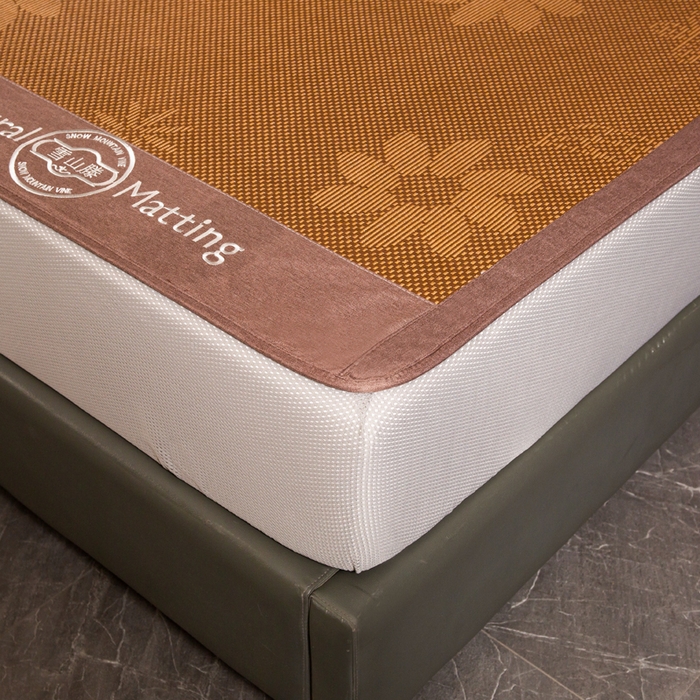 91家纺网 家纺一手货源 找家纺 卡罗兰 2025新款藤席提花凉席冰丝席床笠款-向阳花系列 向阳花-棕色