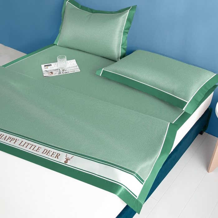 91家纺网 家纺一手货源 找家纺 阿亮家居 2025新款A类母婴级1800D碳光小鹿冰丝席凉席 繁星绿