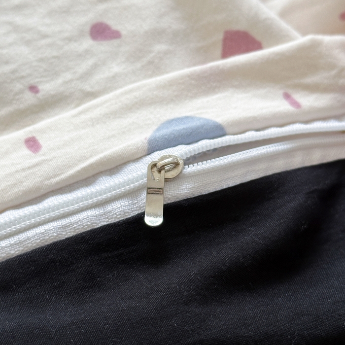 91家纺网 家纺一手货源 找家纺 冕悠家纺 2025新款A类高克重糯叽叽超柔糯水洗棉印花四件套 蛋糕奶狗