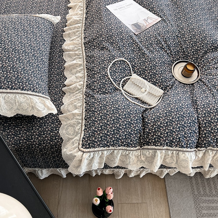 91家纺网 家纺一手货源 找家纺 沐纯家居 2025新款法式小碎花床盖四件套 竺蓝