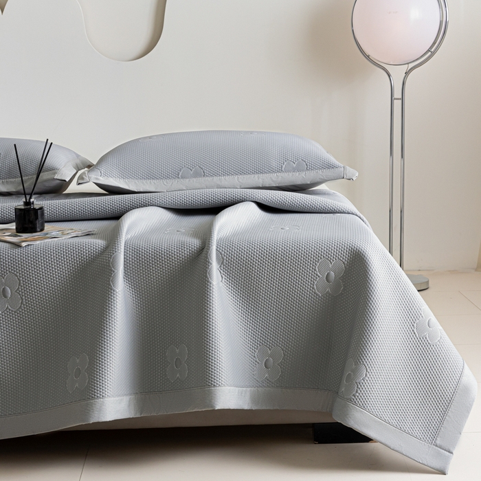 91家纺网 家纺一手货源 找家纺 阿亮家居 2025新款凉席凉豆豆软席床席款 四叶草-冰川灰