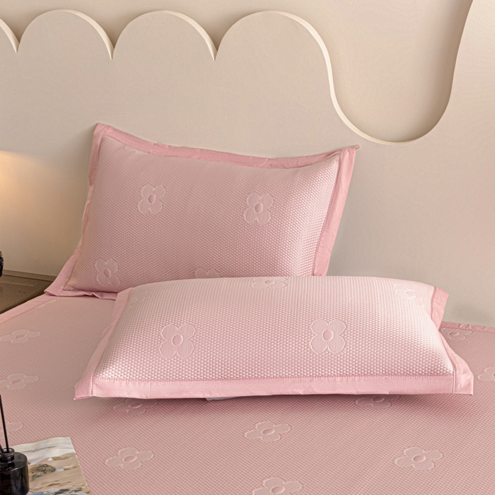 91家纺网 家纺一手货源 找家纺 阿亮家居 2025新款凉席凉豆豆软席床席款 四叶草-樱花粉