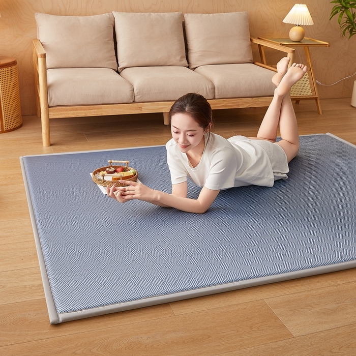 91家纺网 家纺一手货源 找家纺 2025新款包边工艺凉感冰藤地铺睡垫系列凉席地垫 冰丝饼干蓝