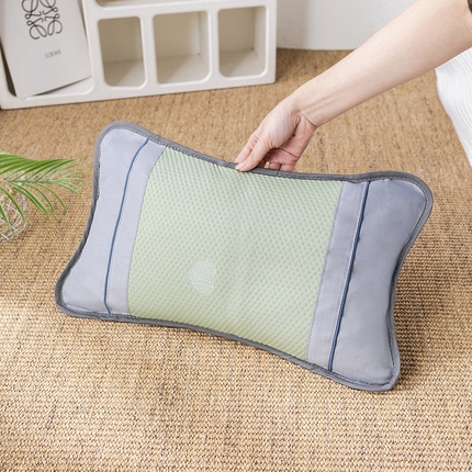 91家纺网 家纺一手货源 找家纺 2025新款凉感席夏季冰藤枕茶叶枕头凉豆豆席护颈椎竹席枕芯单人冰丝凉枕  冰豆圆枕-绿30x50