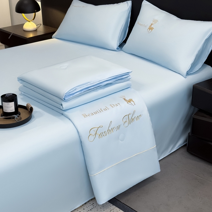 91家纺网 家纺一手货源 找家纺 卡罗兰 2025新款水洗天丝夏凉被空调被水洗真丝夏被四件套-森旅迷鹿 森旅迷鹿-天空蓝