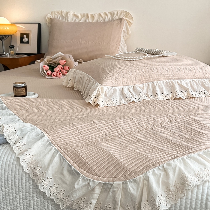 91家纺网 家纺一手货源 找家纺 沐纯家居 2025新款棉小乐花边床盖三件套 奶咖