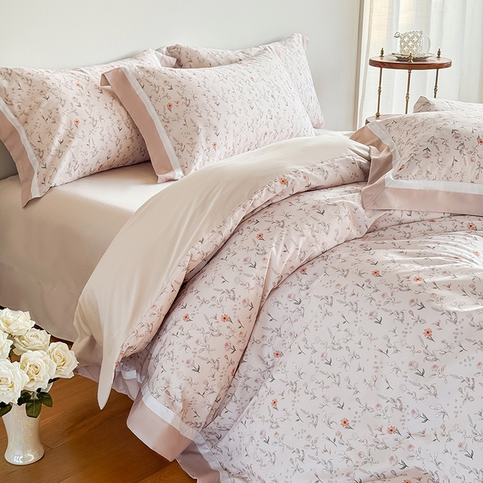 91家纺网 家纺一手货源 找家纺 巧玲珑 2025新款60支A类进口数码印花美式双拼四季款长绒棉四件套 木槿