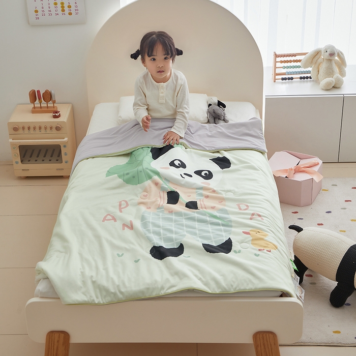 91家纺网 家纺一手货源 找家纺 荷马之梦 2025新款大版针织棉凉感丝AB版大豆儿童夏被 荷叶熊猫