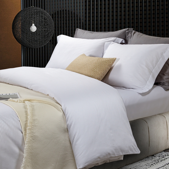 91家纺网 家纺一手货源 找家纺 121  2025新款高支高密提花长绒棉纯棉四件套-线条艺术 星际白