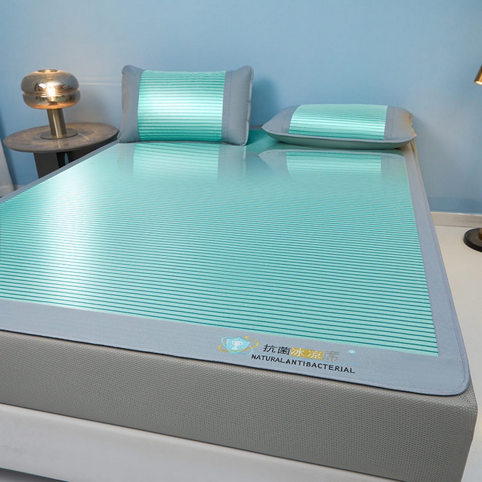 91家纺网 家纺一手货源 找家纺 2025新款凉席抗菌三明治可水洗碳光冰丝席宽边刺绣冰丝席 素夏 薄荷绿-床笠款