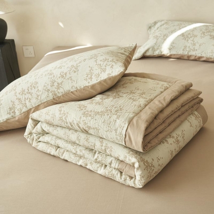 91家纺网 家纺一手货源 找家纺 （总）寐绸家纺 2025新款纯棉水洗棉三层繁花提花大豆纤维夏被四件套