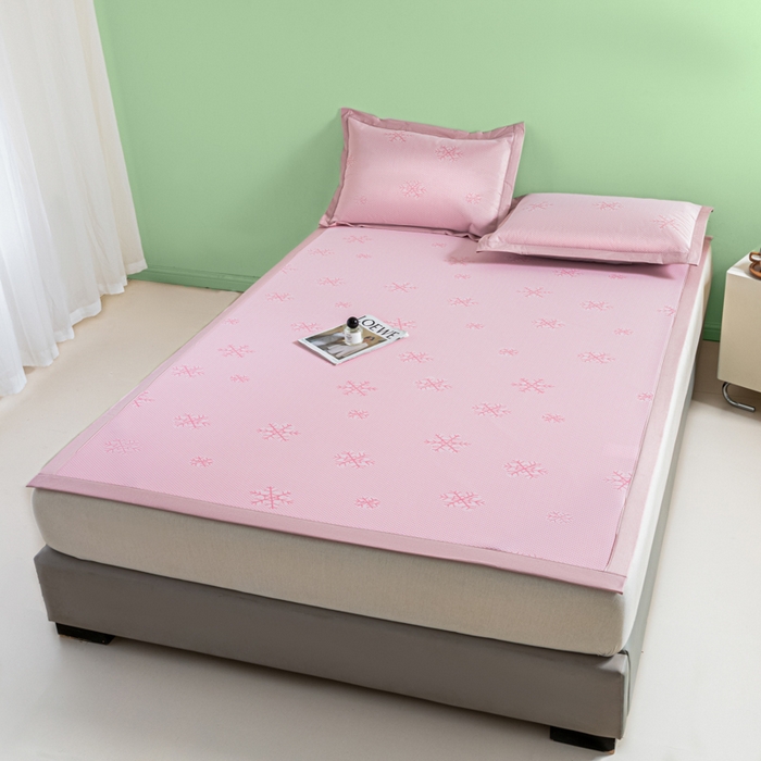 91家纺网 家纺一手货源 找家纺 阿亮家居 2025新款凉席碳光席冰丝席三件套 雪花-粉色