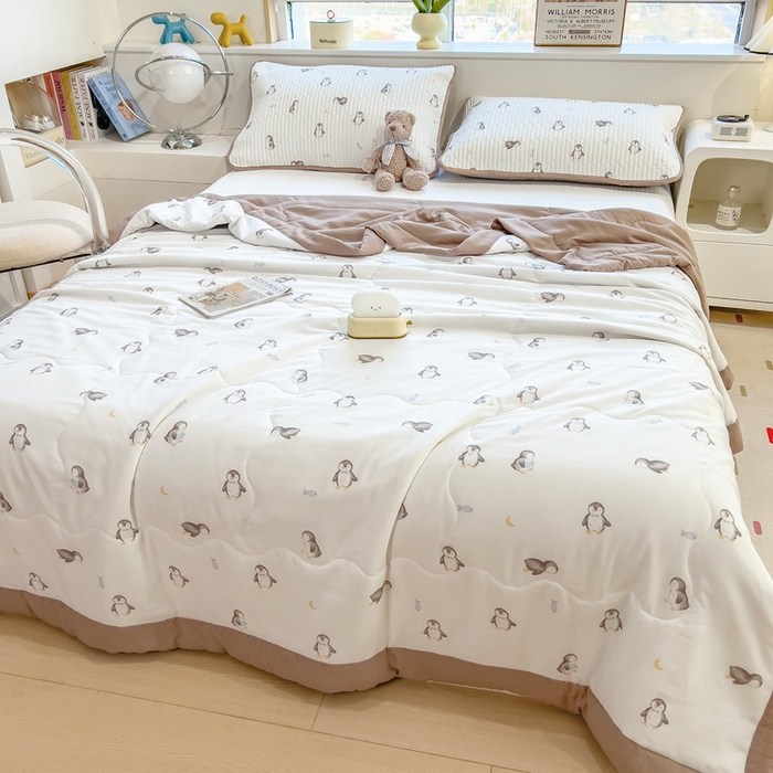 91家纺网 家纺一手货源 找家纺 慕木 2025春夏新款双层纱针织棉夏被夏凉被空调被 快乐企鹅