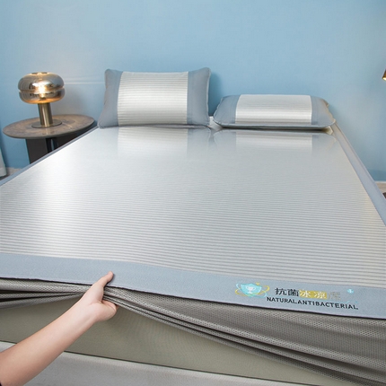 阿亮家居 2025新款凉席抗菌刺绣可水洗碳光冰丝席包边无纺布冰丝席 素夏 绅士灰-床笠款