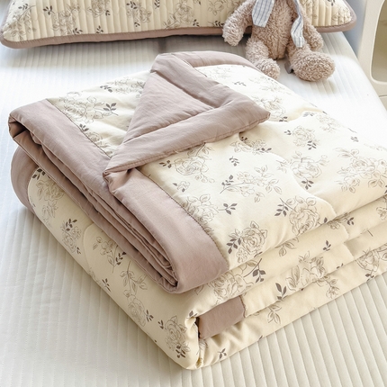 91家纺网 家纺一手货源 找家纺 （总）慕木 2025春夏新款双层纱针织棉夏被夏凉被空调被