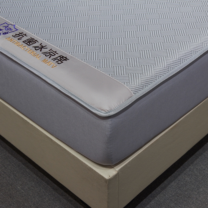 91家纺网 家纺一手货源 找家纺 小萌虎 2025新款碳光抗菌冰丝凉席床笠 饼干花-灰