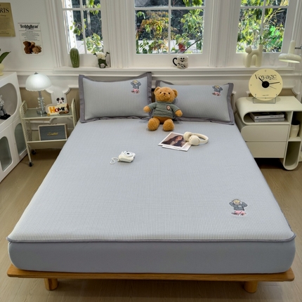 孩子王家纺 2025新款冰豆豆华夫格绣花床单床笠-练练熊系列 优雅灰床笠