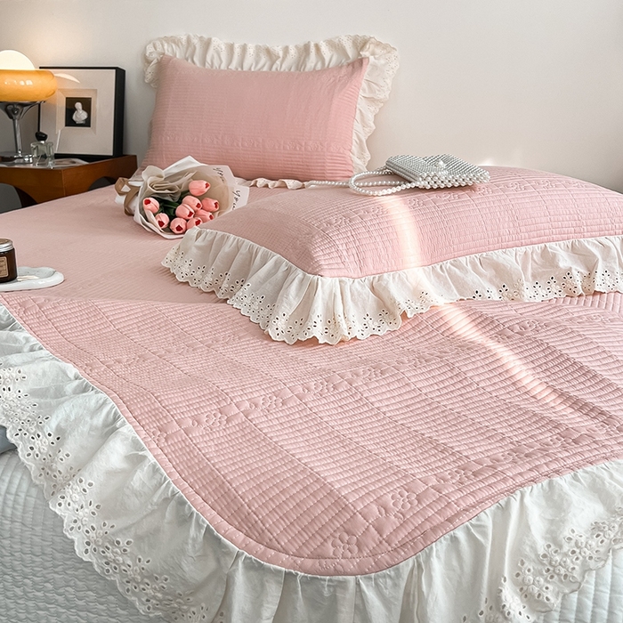 91家纺网 家纺一手货源 找家纺 沐纯家居 2025新款棉小乐花边床盖三件套 藕粉