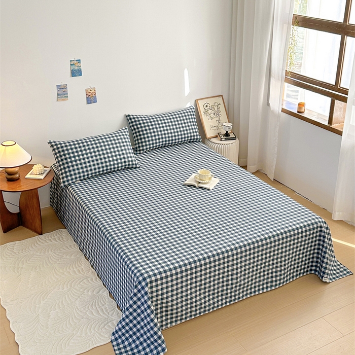 91家纺网 家纺一手货源 找家纺 绒艺席业 2025新款简约原棉印花老粗布床单 浅蓝小格