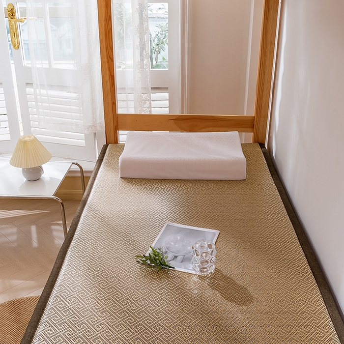 91家纺网 家纺一手货源 找家纺 2025新款包边工艺凉感冰藤地铺睡垫系列凉席地垫 回字冰藤