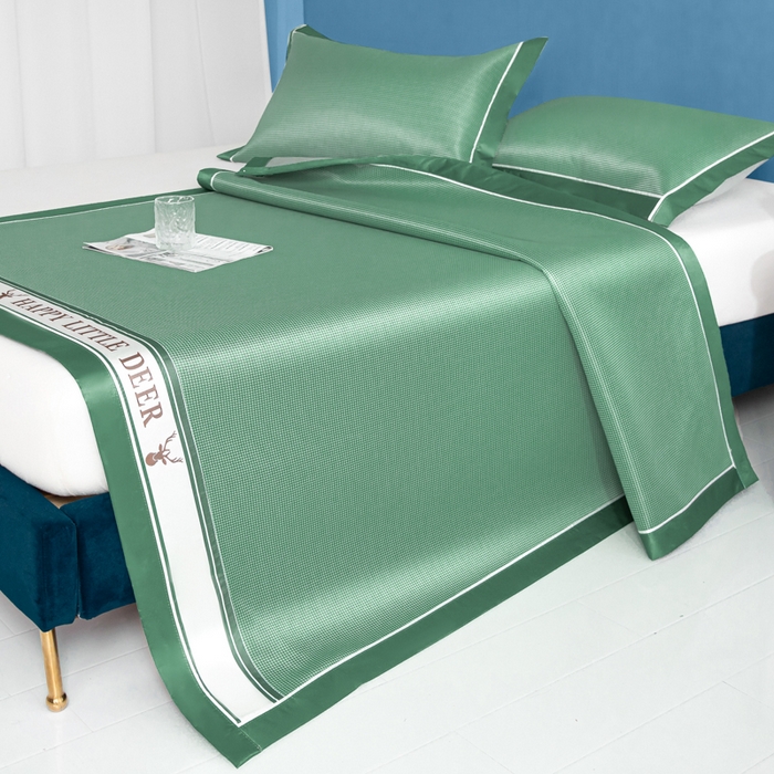 91家纺网 家纺一手货源 找家纺 阿亮家居 2025新款A类母婴级1800D碳光小鹿冰丝席凉席 繁星绿