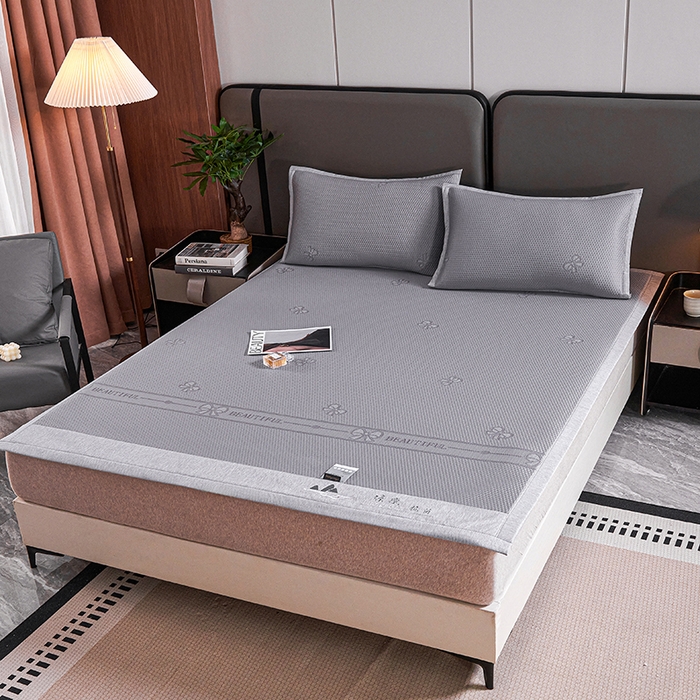 91家纺网 家纺一手货源 找家纺 梵克保罗 2025新款7A抗菌母婴级纯乙纶PE刺绣凉感丝豆豆席 蝴蝶结-灰