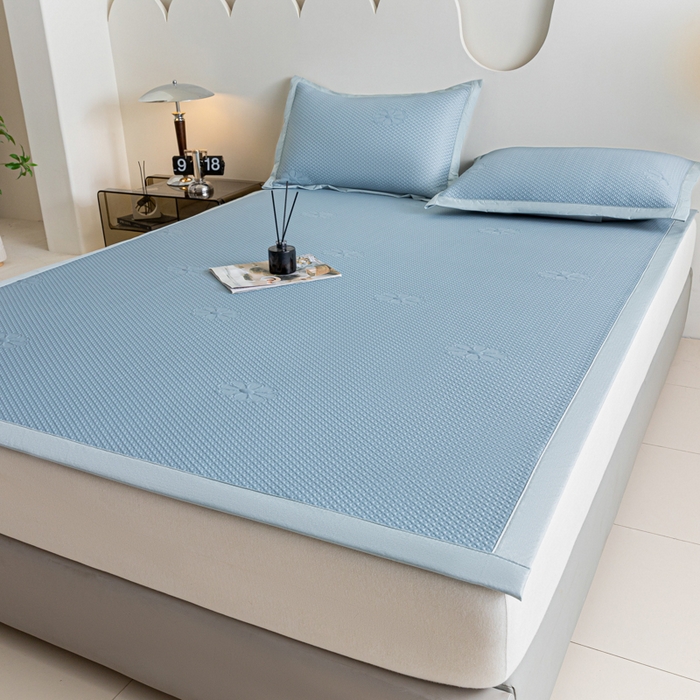 91家纺网 家纺一手货源 找家纺 阿亮家居 2025新款凉席凉豆豆软席床席款 幸运花-海盐蓝