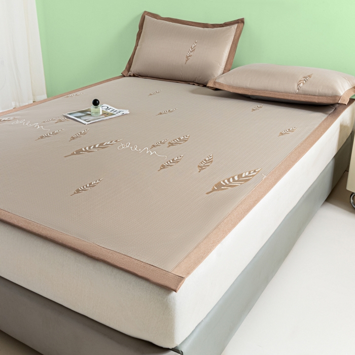 91家纺网 家纺一手货源 找家纺 阿亮家居 2025新款凉席碳光席冰丝席三件套 叶语芊芊-咖