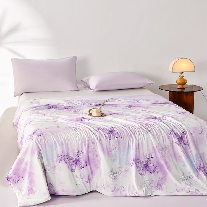 91家纺网 家纺一手货源 找家纺 缔锦家纺 2025新款凉感丝印花夏被 蝶恋-香芋紫