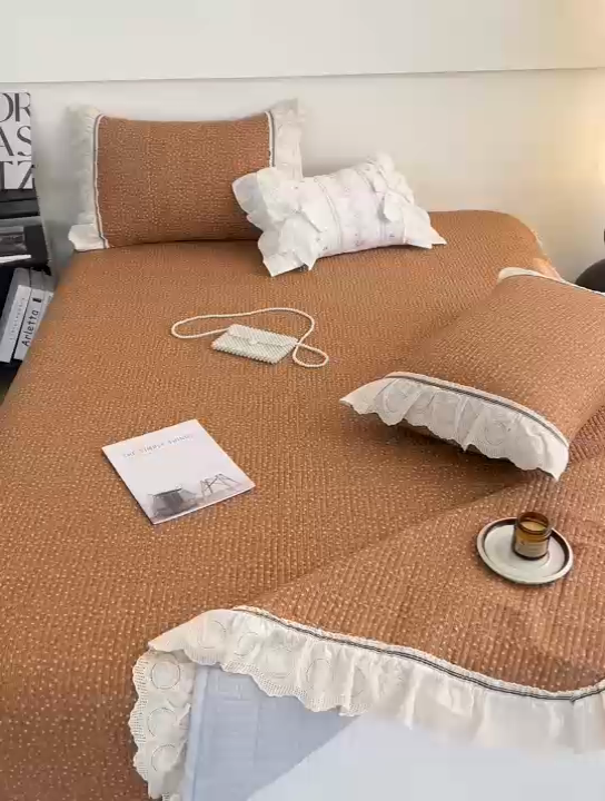 91家纺网 家纺一手货源 找家纺 沐纯家居 2025新款法式小碎花床盖四件套 慕青