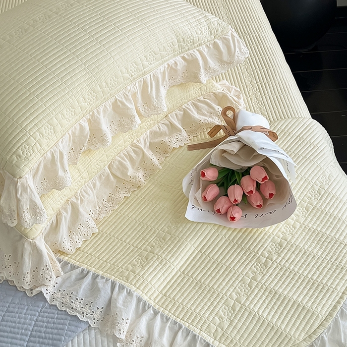 91家纺网 家纺一手货源 找家纺 沐纯家居 2025新款棉小乐花边床盖三件套 米黄