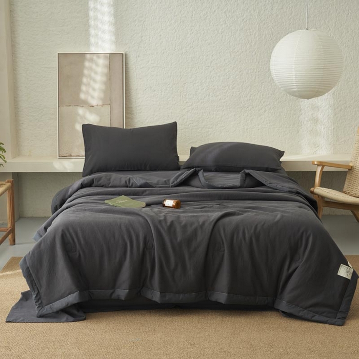 91家纺网 家纺一手货源 找家纺 寐绸家纺 2025新款纯棉水洗棉三层提花大豆纤维夏被四件套 肌理纹夏被-暗灰
