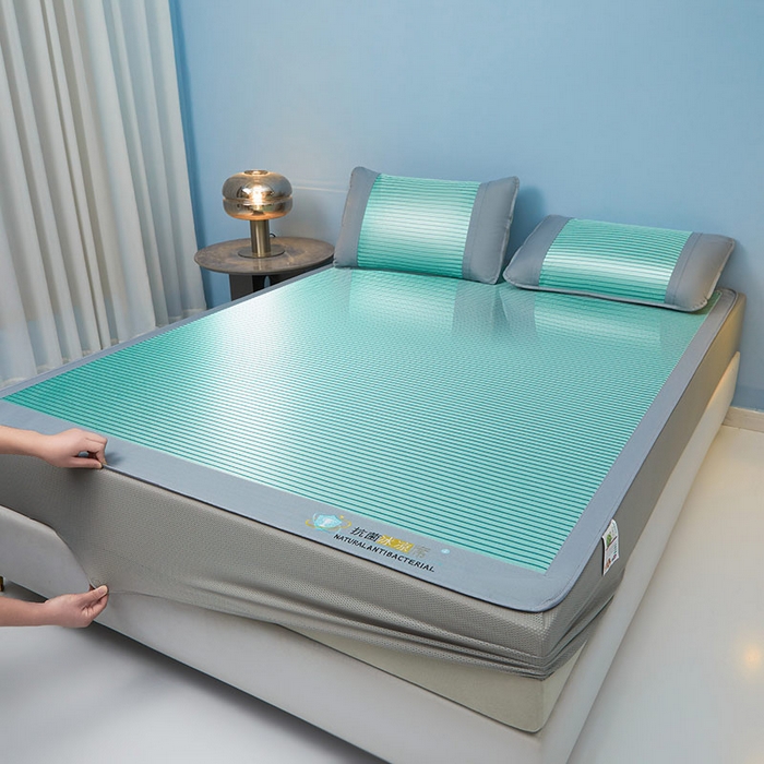 91家纺网 家纺一手货源 找家纺 2025新款凉席抗菌三明治可水洗碳光冰丝席宽边刺绣冰丝席 素夏 薄荷绿-床笠款