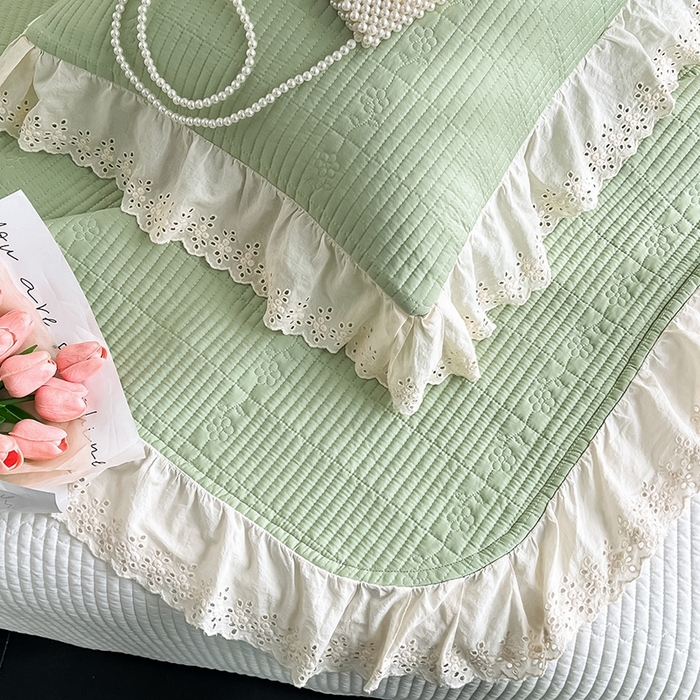 91家纺网 家纺一手货源 找家纺 沐纯家居 2025新款棉小乐花边床盖三件套 豆绿