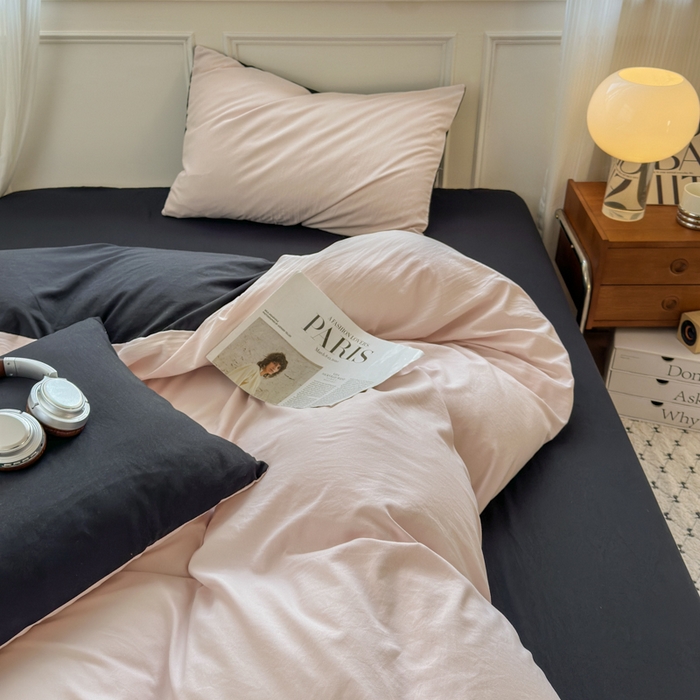 91家纺网 家纺一手货源 找家纺 冕悠家纺 2025新款A类105克超柔褶皱水洗棉拼色四件套 藕粉+高级黑