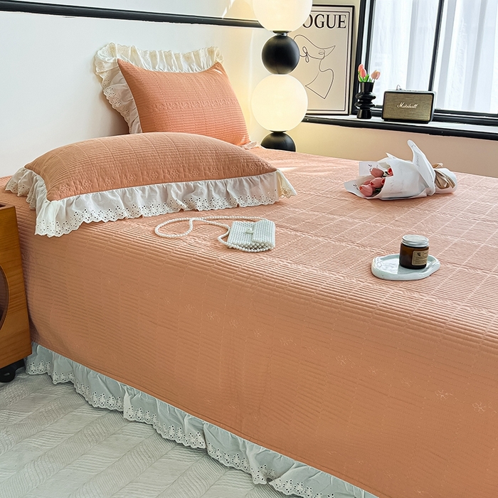 91家纺网 家纺一手货源 找家纺 沐纯家居 2025新款棉小乐花边床盖三件套 南瓜桔